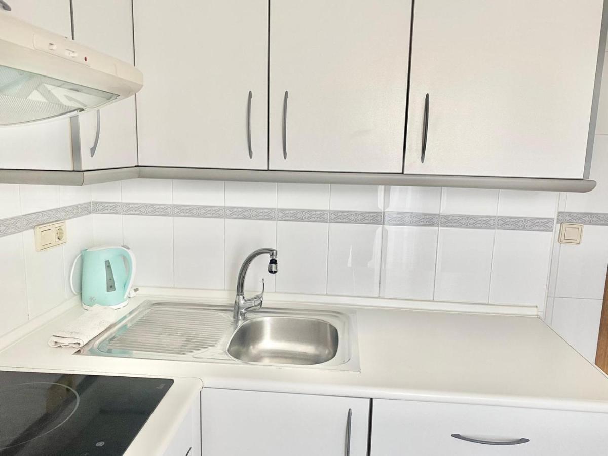 Apartamento Atenas Piscina 4 Pax, Inmobiliaria Leo Playa De San Juan لقنت المظهر الخارجي الصورة